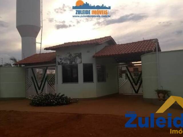 #102 - Casa para Venda em Caldas Novas - GO